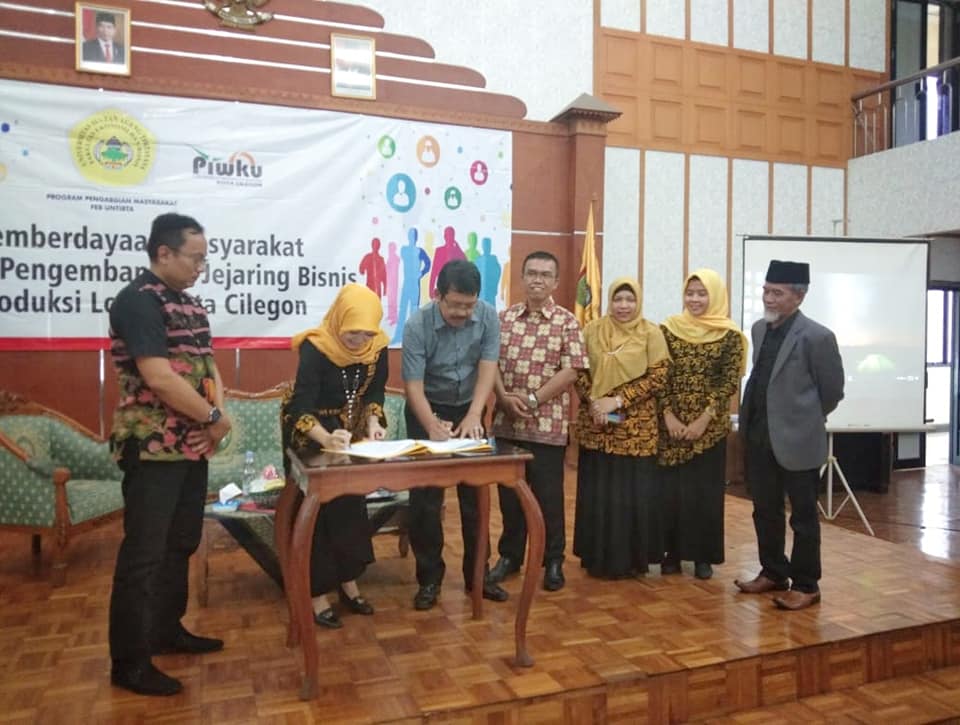 MOU Direktur PIWKU Cilegon dan Dekan FEB Untirta Banten